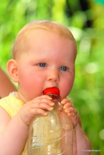 Babyporträt im Garten (Bild: Reinald Döring)