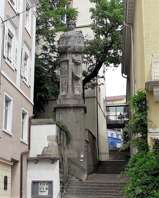 Das Bismarck-Denkmal am Rathaus